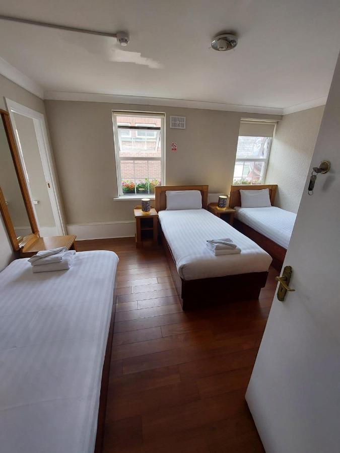 The Bailey Gastro Bar Bed & Breakfast แอธลอน ภายนอก รูปภาพ